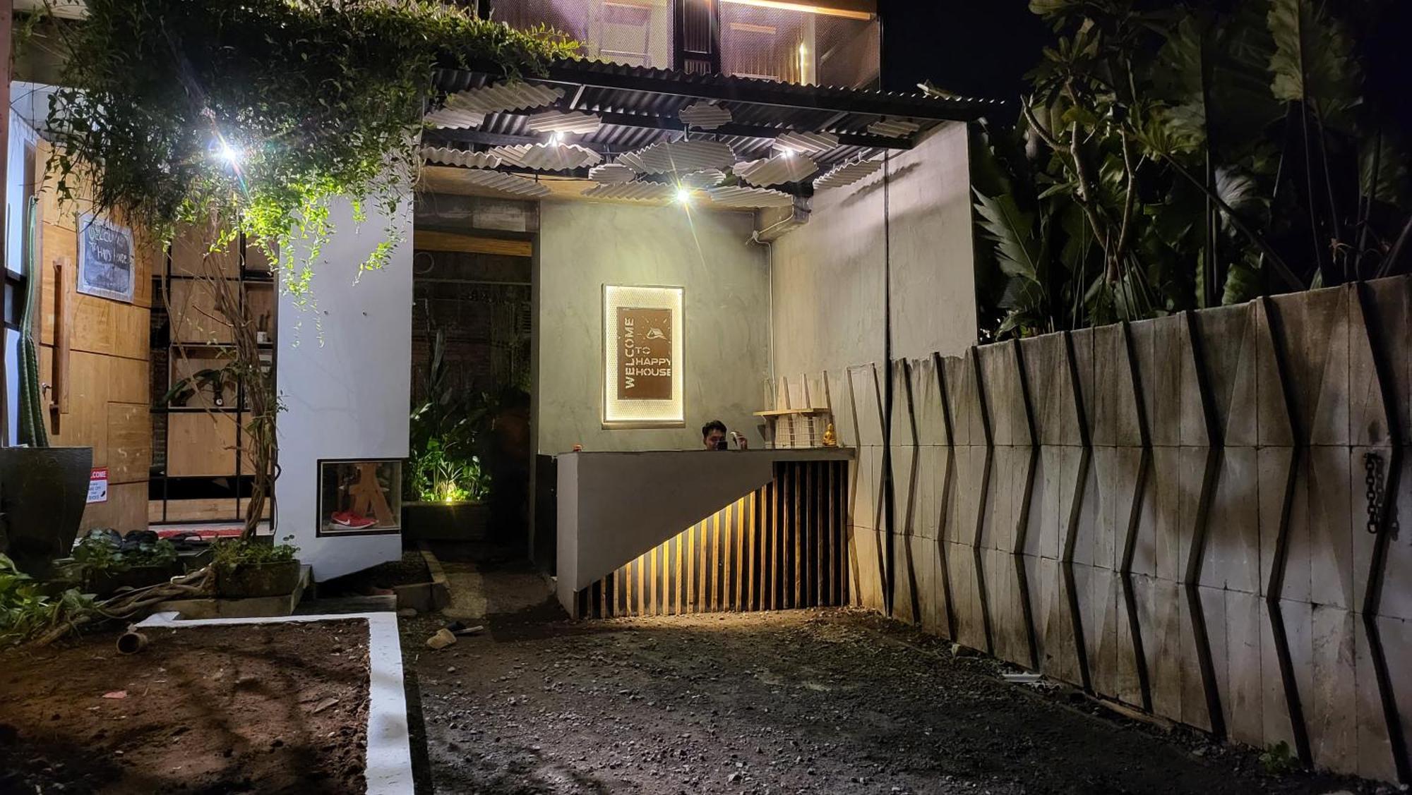Happy House Bnb Bromo Backpacker Probolinggo Zewnętrze zdjęcie