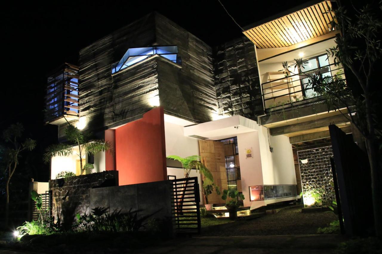 Happy House Bnb Bromo Backpacker Probolinggo Zewnętrze zdjęcie