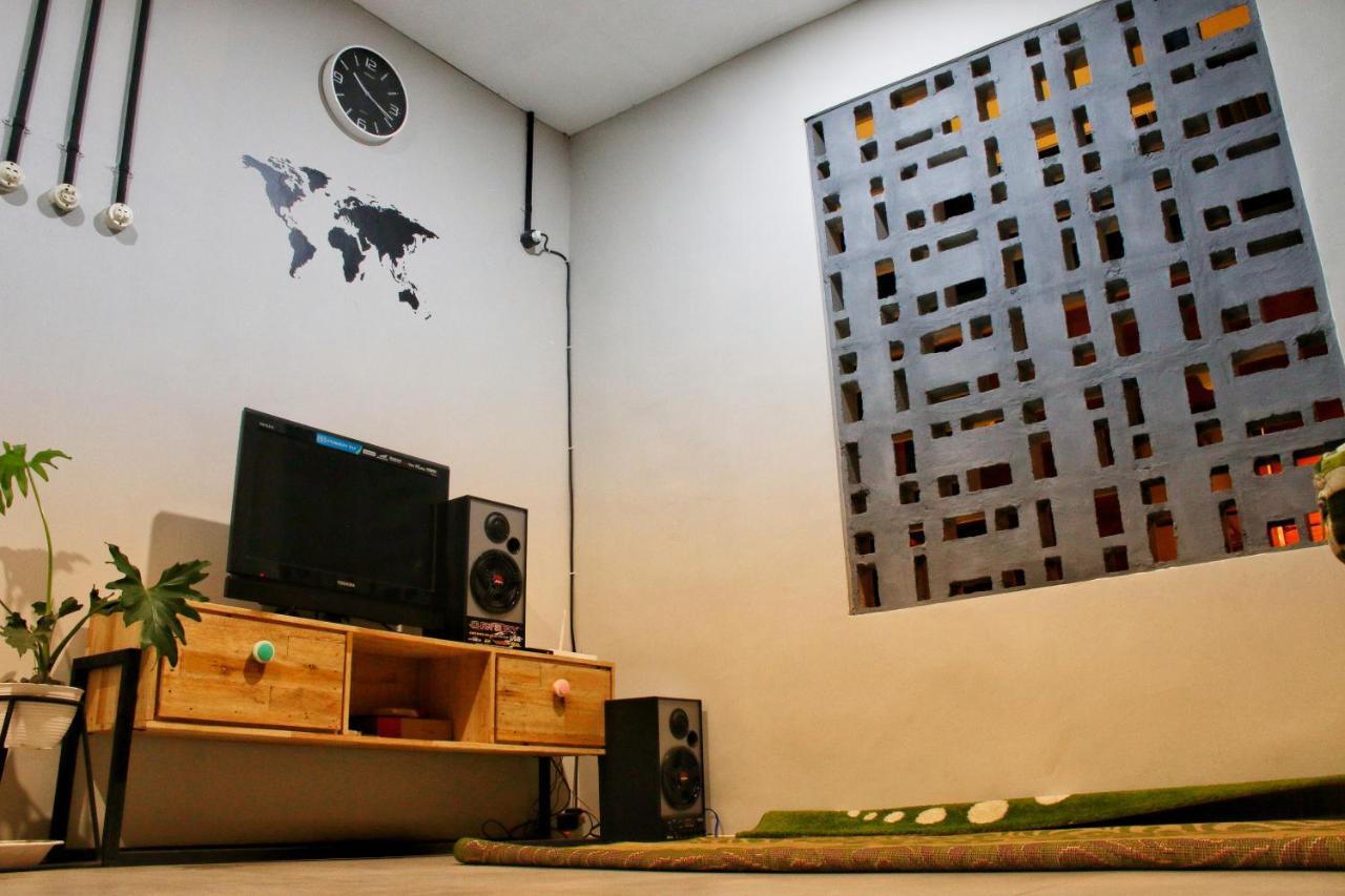 Happy House Bnb Bromo Backpacker Probolinggo Zewnętrze zdjęcie